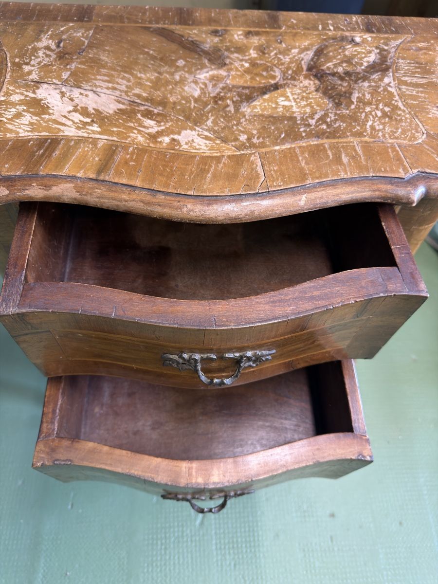 Cassettiere: Antikes Holzmobel mit Schubladen – Usato da Lupsingen venduto da diamant103 7