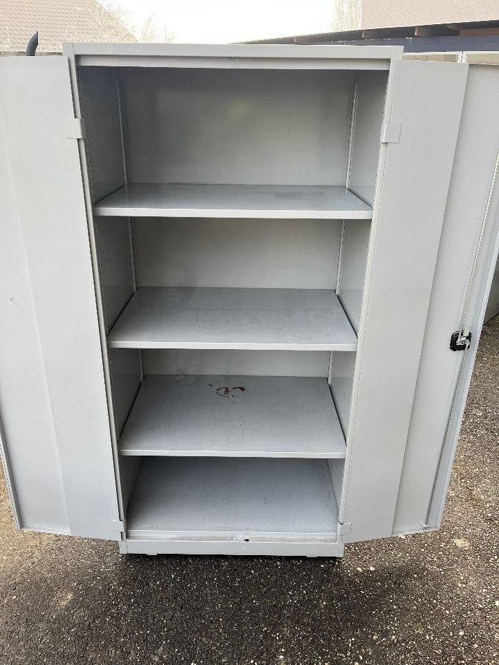 Armoires: Une armoire métallique – D'occasion à Russy par Guenefle 2