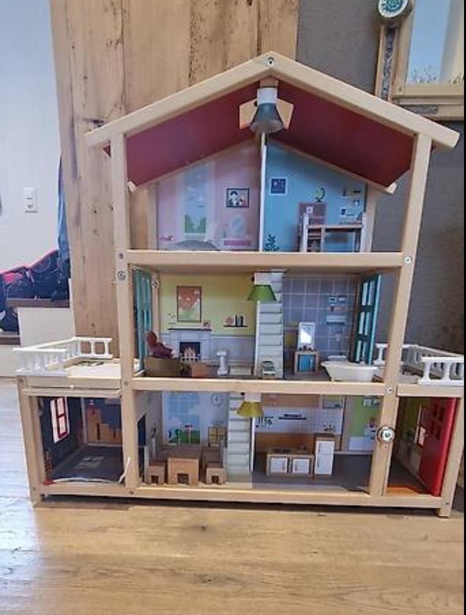 Case e mobili per bambole: Puppenhaus Holz – Usato da Wattwil venduto da gar_tpp6