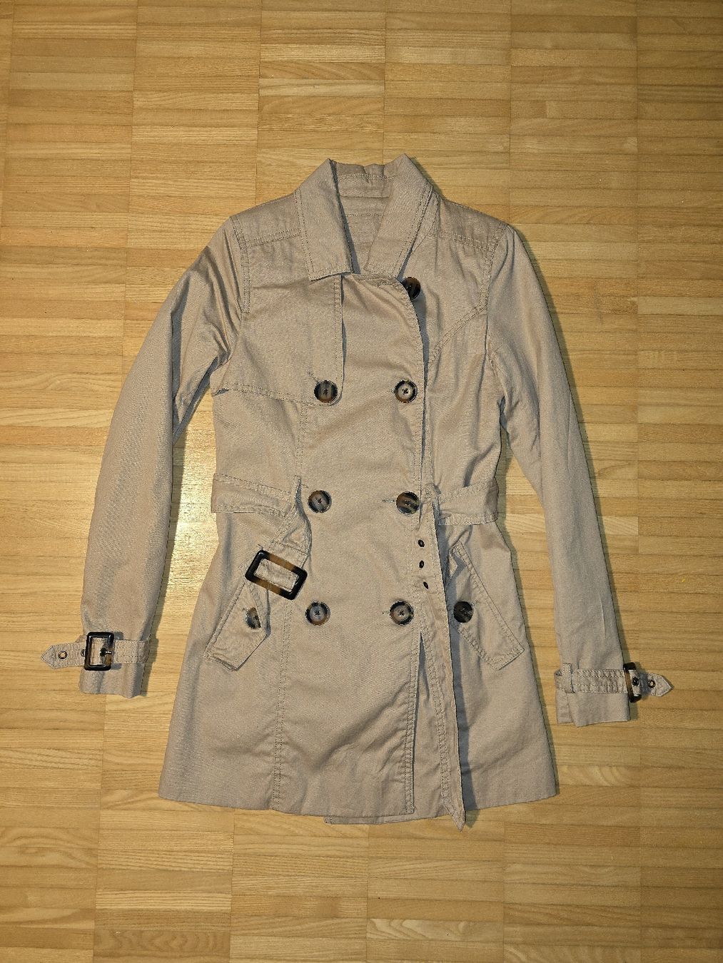 Mäntel: Trendiger Damen Trenchcoat, Grösse 34 – Gebraucht aus St. Gallen von A.W.128