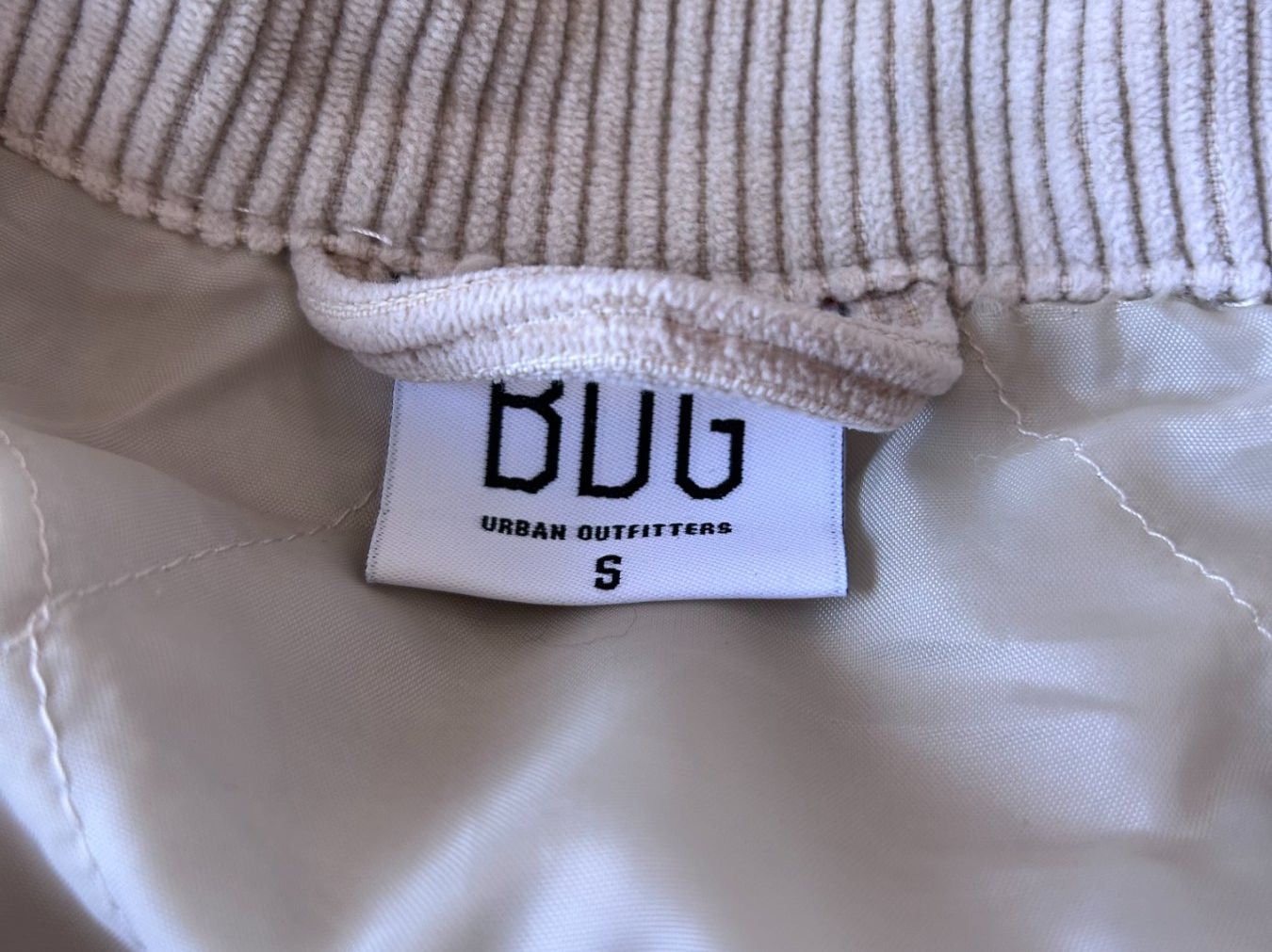 Urban Outfitters Giacche: BDG Urban Outfitters Cord Bomber Jacket – Usato da St. Gallen venduto da look-twice 4