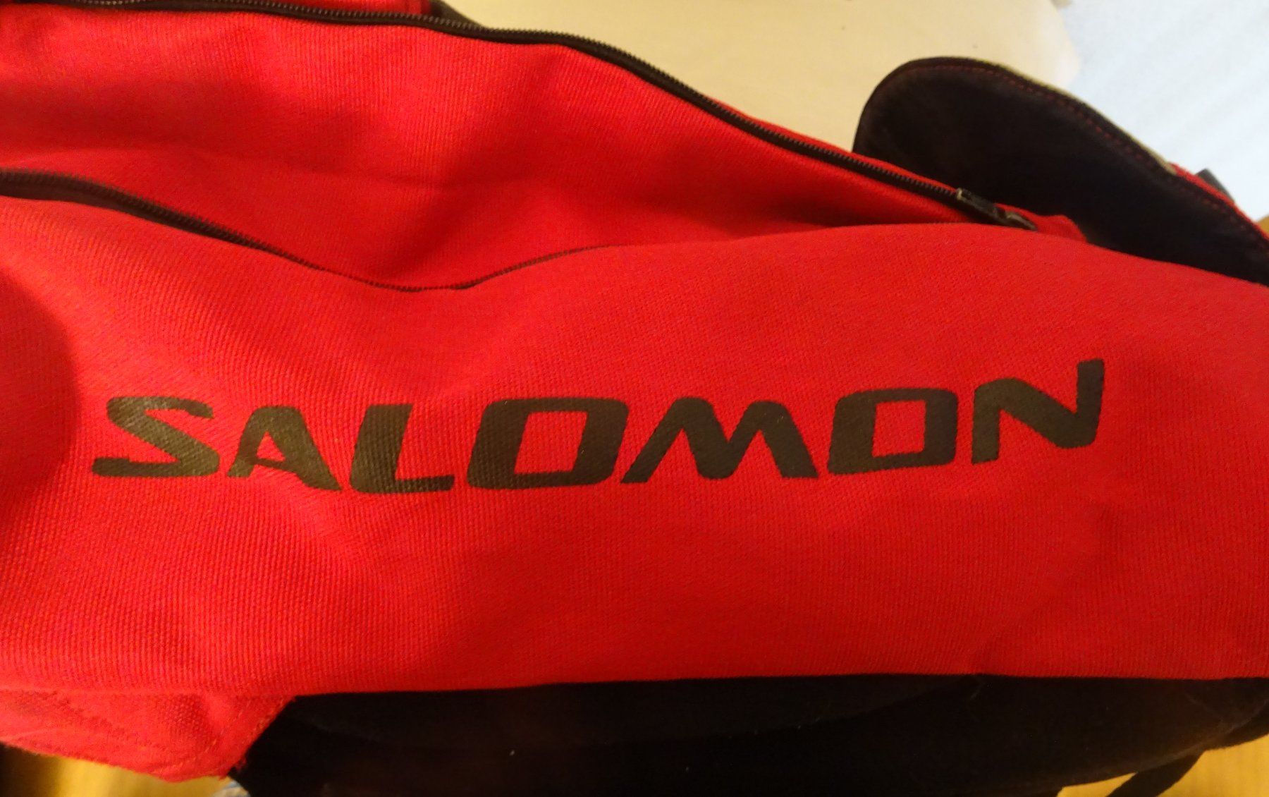 Salomon Rucksäcke: SALOMON Rucksack rot schwarz – Gebraucht aus Zürich von Connie8 4