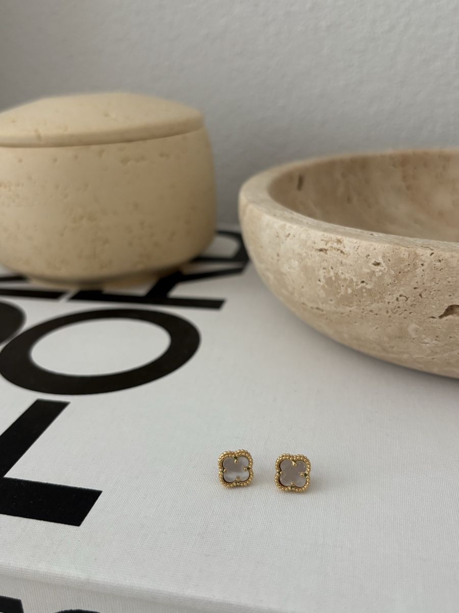 Ohrringe & -stecker: Mini Earrings in Gold Colour – Gebraucht aus Horgen von lme_8kj7 1