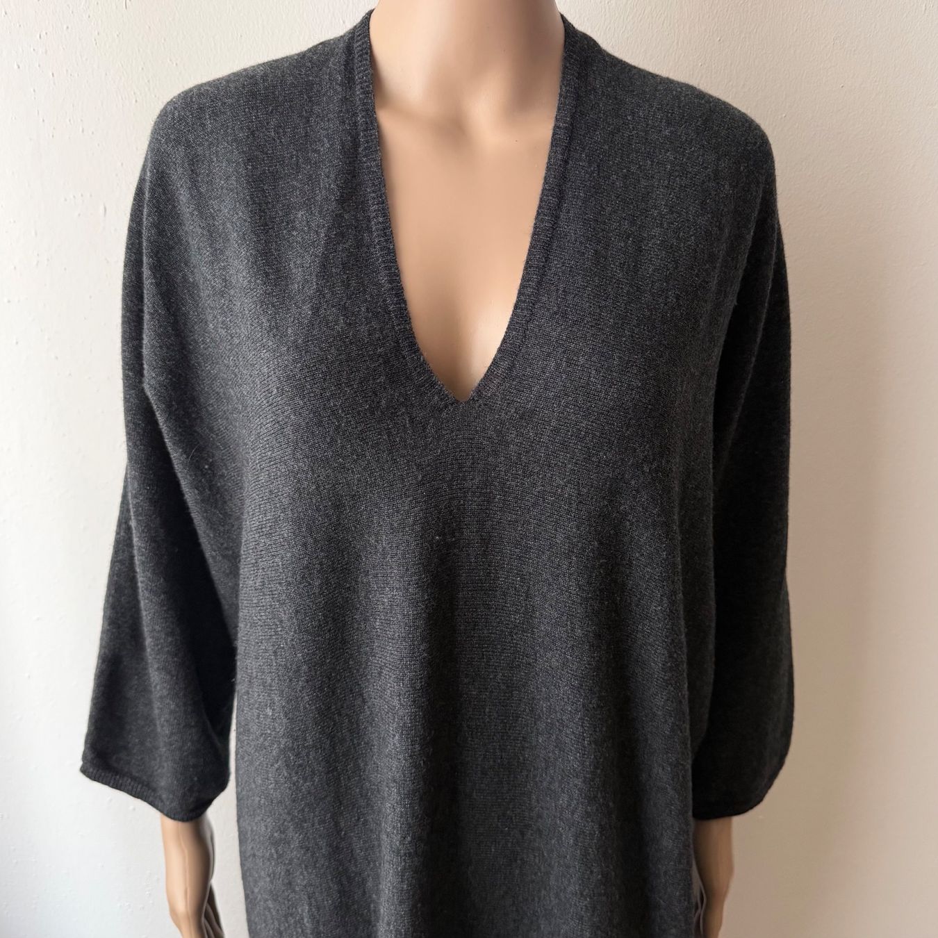 Kleider: LALOTTA Kaschmir Kleid – Gebraucht aus Zürich von ClosetQueen 2