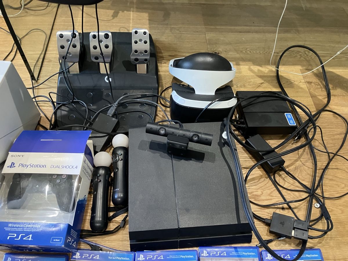 Sony Konsolen: PlayStation 4  full set – Gebraucht aus Bern von gos_v7yj 5
