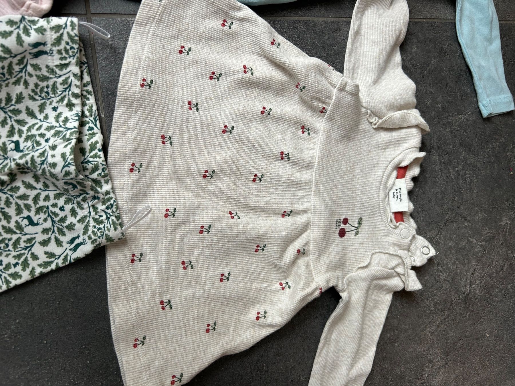 Ensembles coordonnés: Kleiderpaket Gr. 56 Mädchen – D'occasion à Worblaufen par Savanne05 2