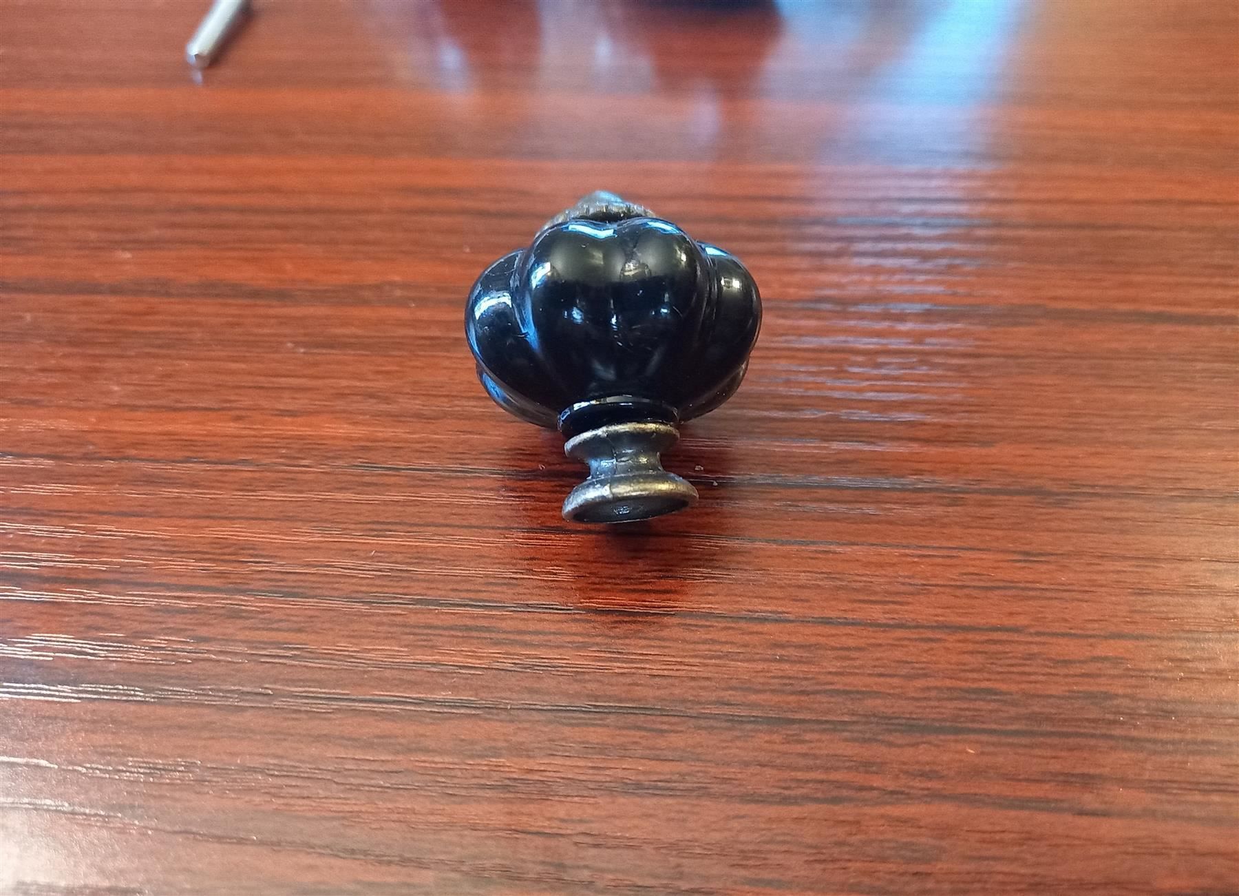 Ferramenta: 10x schwarz Retro Mobelgriffe / poignée de meuble rétro – Nuovo e nell'imballaggio originale da Lausanne venduto da batishop 6