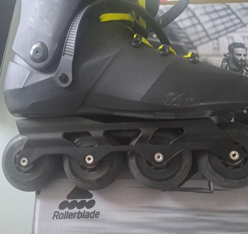 Pattini in linea & Pattini a rotelle: Rollerblade Twister XT - Grösse 44.5-45 – Usato da Solothurn venduto da mindhunter79 2