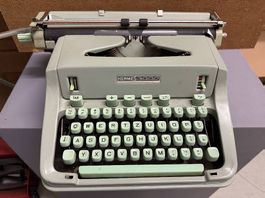 Hermes 3000 Schreibmaschine inkl. Abdeckung 