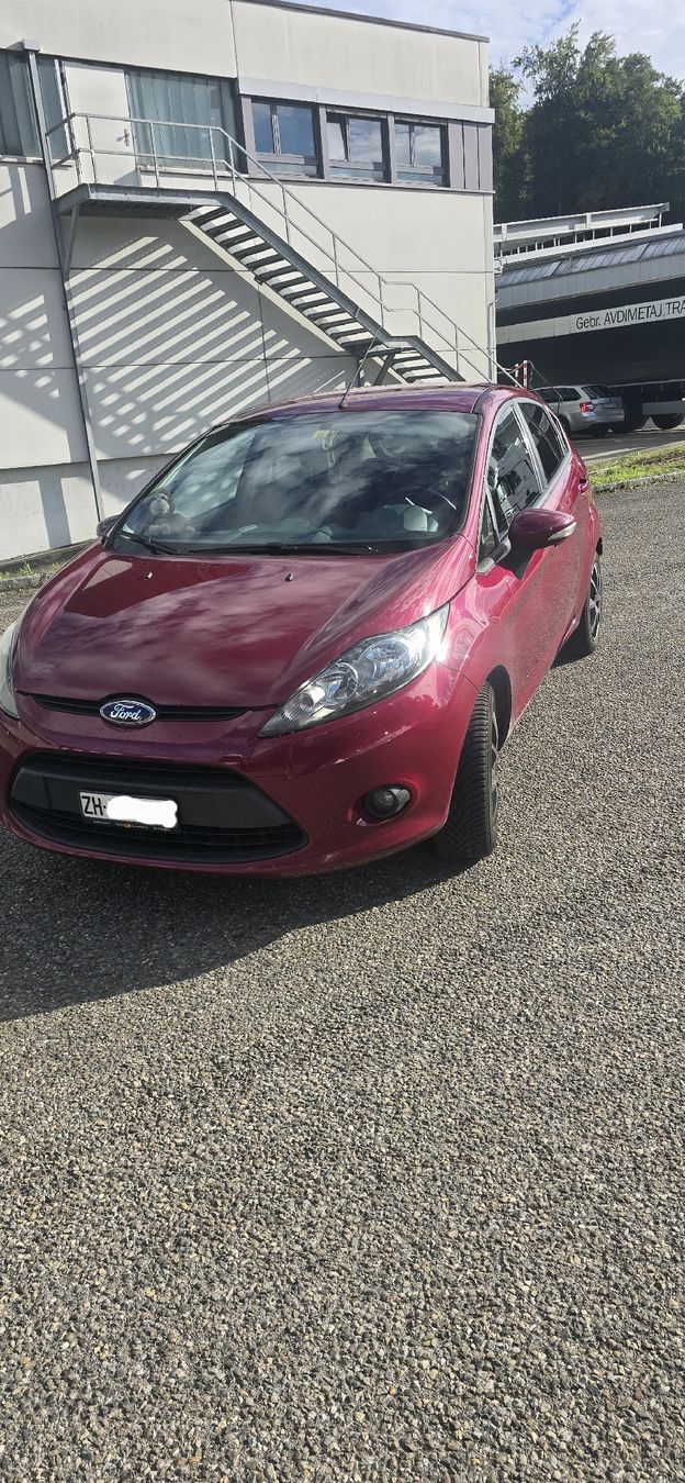 Ford Automobili: Ford Fiesta 1.4i Automat – Usato da Bachenbülach venduto da Technoise3