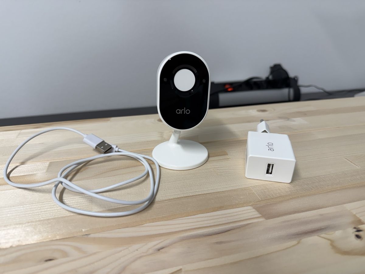 Sistemi d'allarme: Arlo Essential Indoor Kamera inkl. Netzteile – Usato da Stettfurt venduto da Harley2717