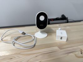 Arlo Essential Indoor Kamera inkl. Netzteile