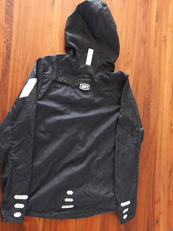 Giacche: A vendre veste coupe 100% taille S – Usato da Onnens FR venduto da oma_7ngq 1