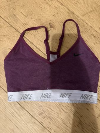 Nike Sport BH aubergine Grösse S guter Zustand