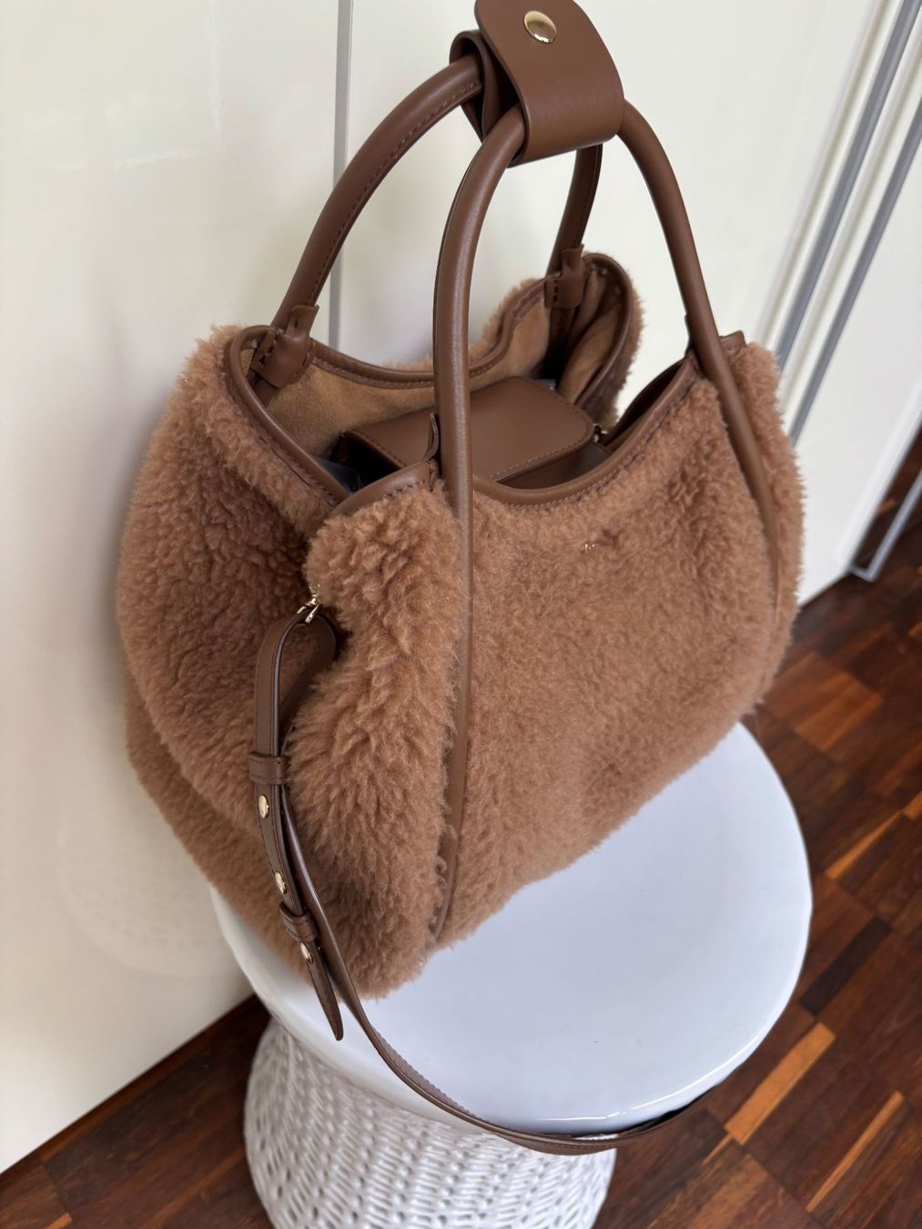 Max Mara Taschen für Damen: MAX MARA Hobotasche Lammfell, beige – Gebraucht aus Herrliberg von mayfi 2