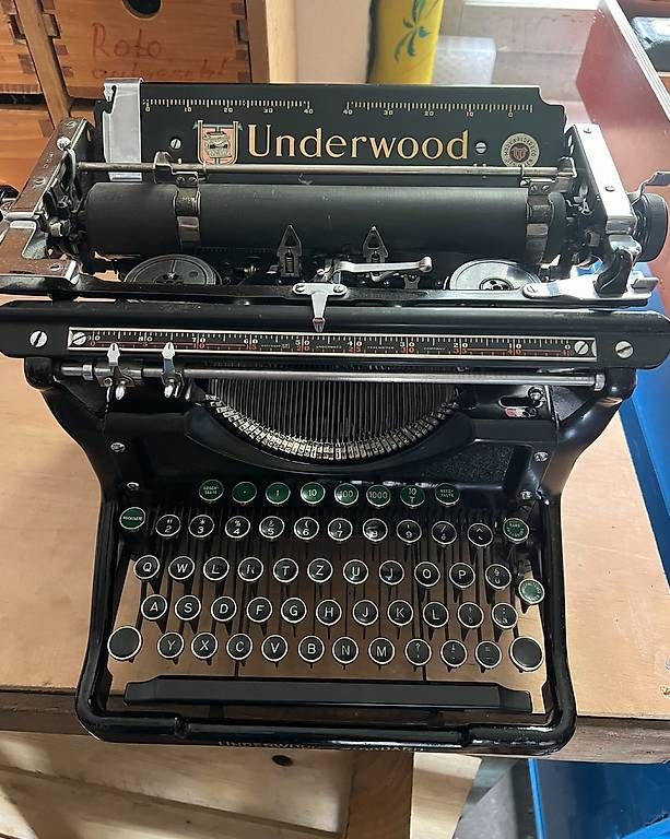 Macchine da scrivere: Vintage/ Antike Schreibmaschine  – Usato da St.Gallen venduto da Piran65