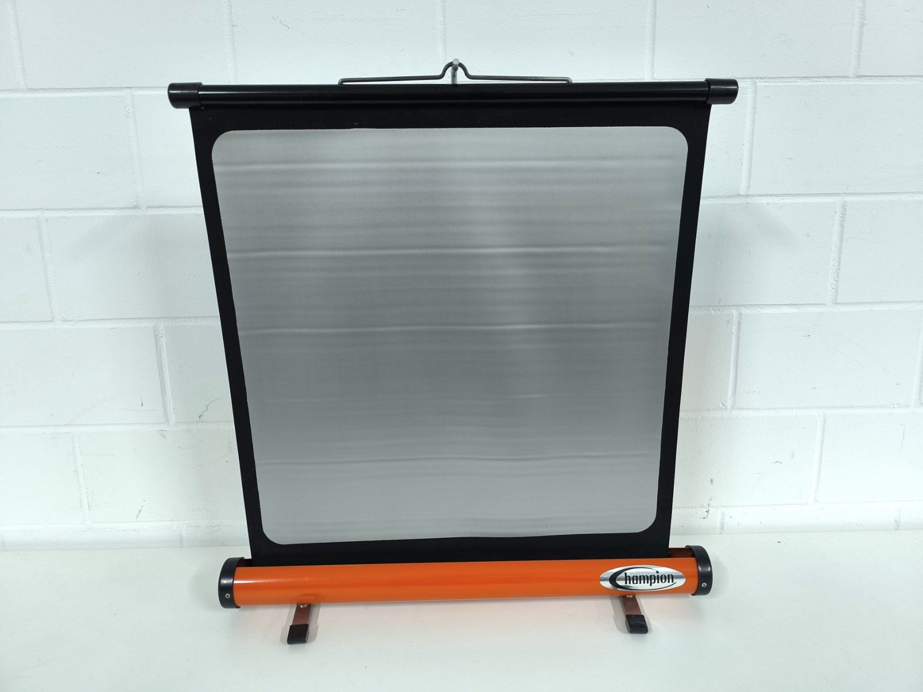 Schermi: Champion Mobile Tischleinwand Beamer Orange Vintage – Usato da Rüti ZH venduto da Restwert_Rueti_ZH