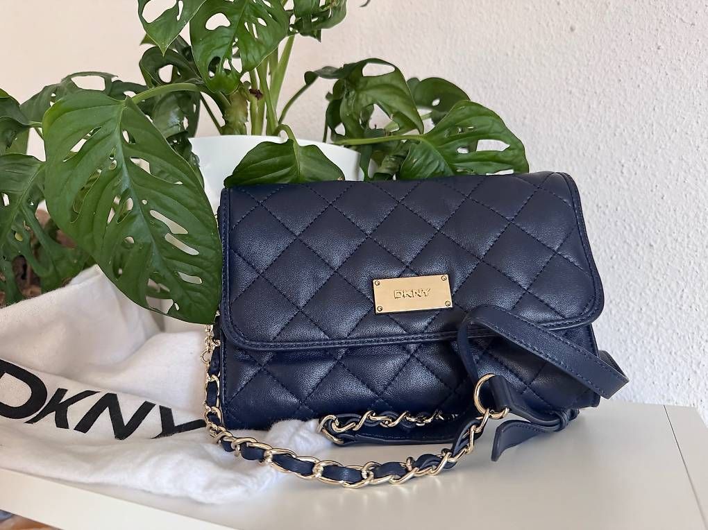 DKNY Taschen für Damen: DKNY clutch – Gebraucht aus Zürich von bubuu2