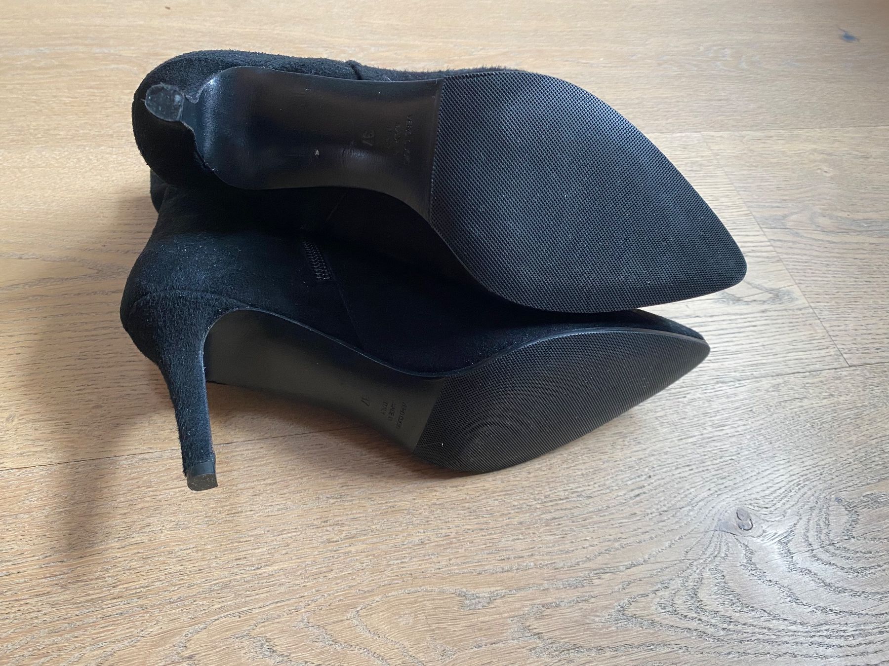 Scarpe da donna: Stiefelette Wildleder schwarz von Day – Nuovo (secondo la descrizione) da Hinteregg venduto da VeraZ 3