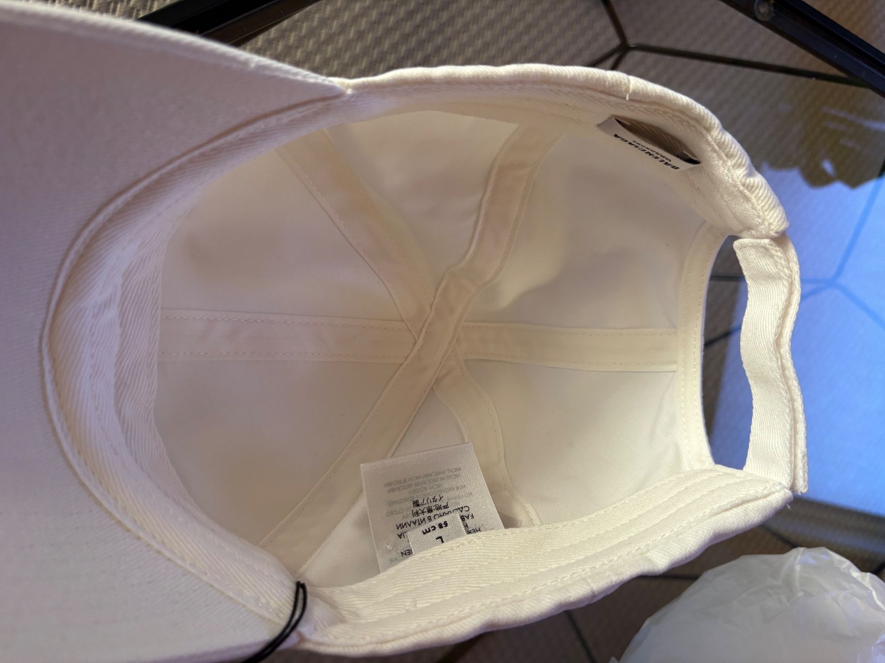 Balenciaga Copricapi, berretti & cappellini: Balenciaga Cap New 🤍 – Nuovo (secondo la descrizione) da Lausanne venduto da S_luxury__ 7
