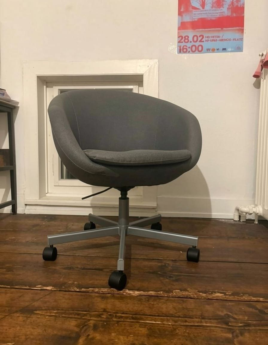 Rollstühle: Bürostuhl mit Rollen IKEA Skruvsta – Gebraucht aus Zürich von dojoal64