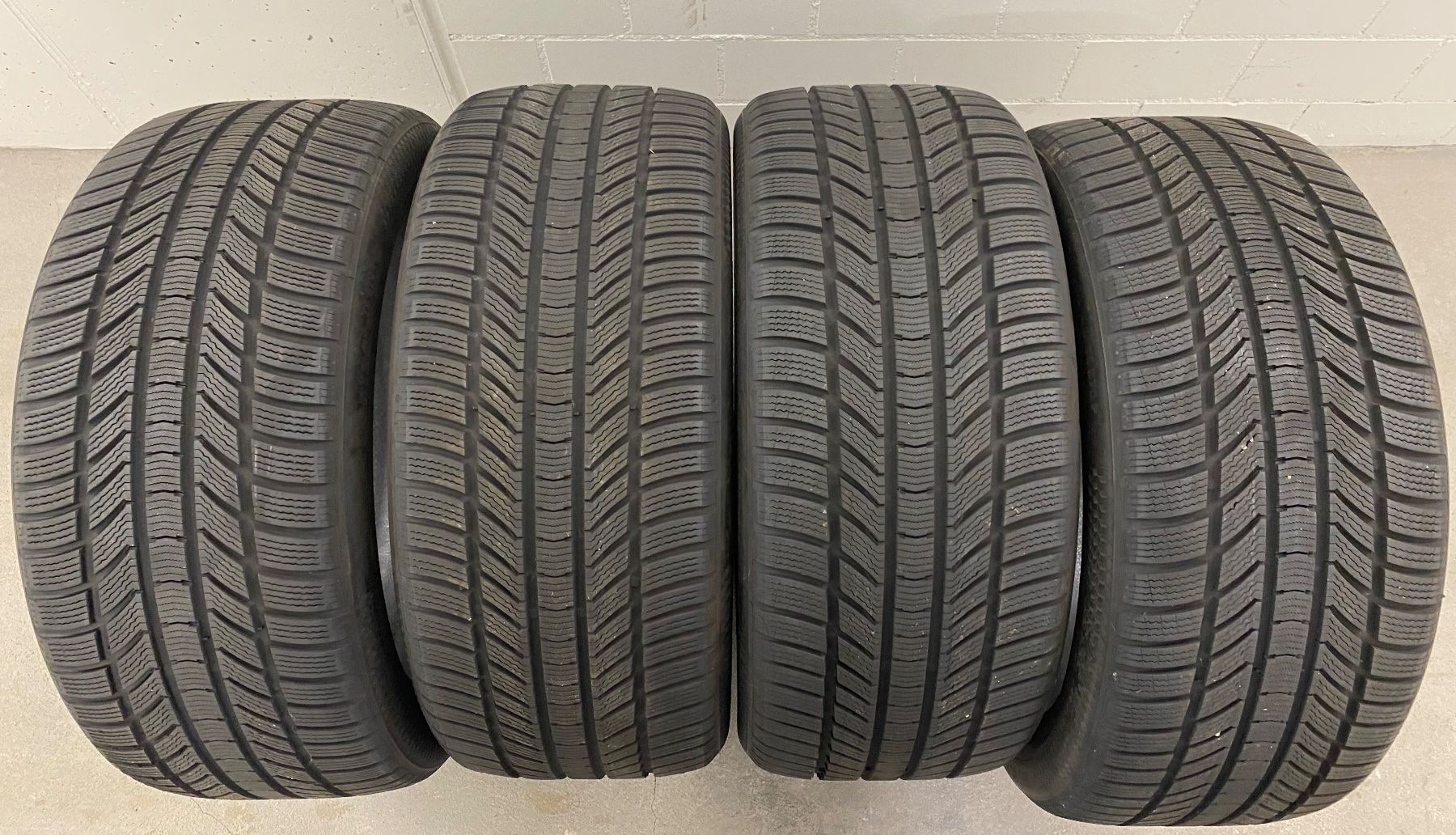 Continental Pneus & Kompletträder: 285/40R21 Continental WinterContact – Gebraucht aus Baar von fba_f78w