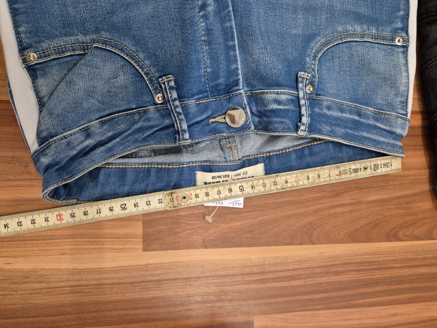 Jeans: Jeans Hosen Set, Gr 36, B16 – Usato da Schwarzenburg venduto da Flamingo07 1
