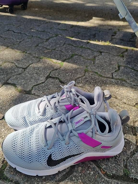 Scarpe da donna: Wenig getragene Nikes Grösse 38 – Nuovo e nell'imballaggio originale da Maisprach venduto da Mel050 1