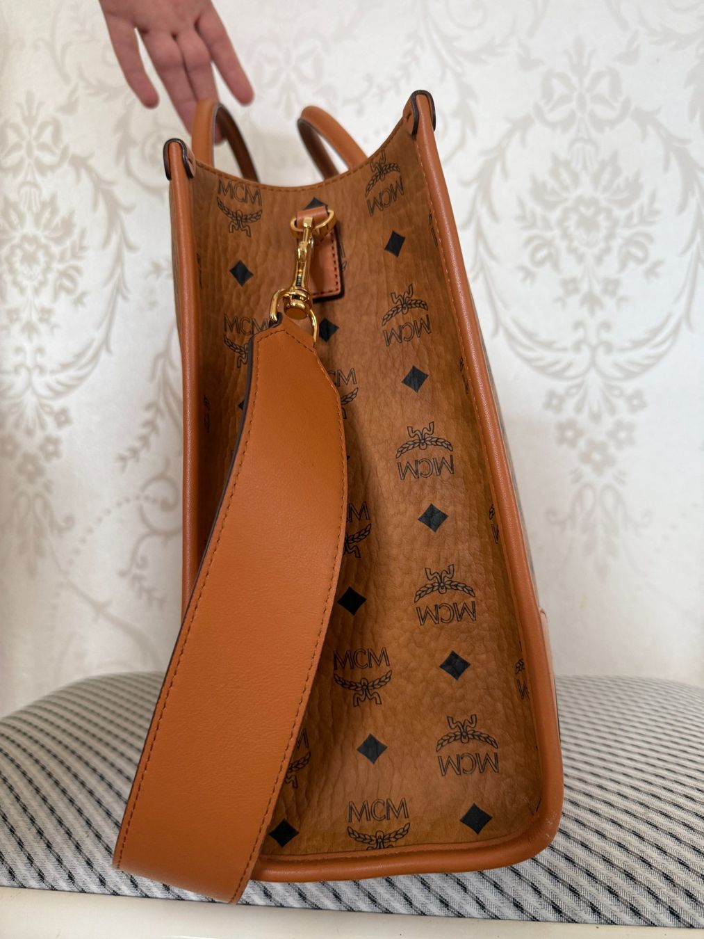Mcm Borse da donna: Original MCM Visetos Shopper / Tote Bag Cognac – Usato da weggis venduto da Bubububu 1