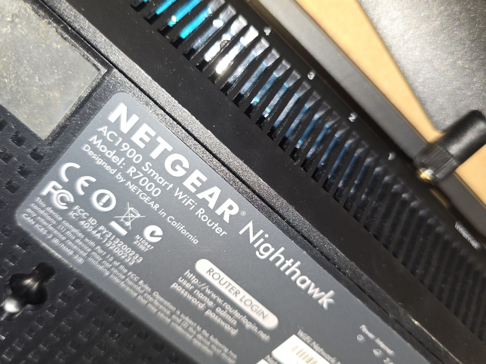 Netgear Modem & Router: Netgear Nighthawk R7000 Wifi – Usato da Lenzburg venduto da cameleoncolor 5
