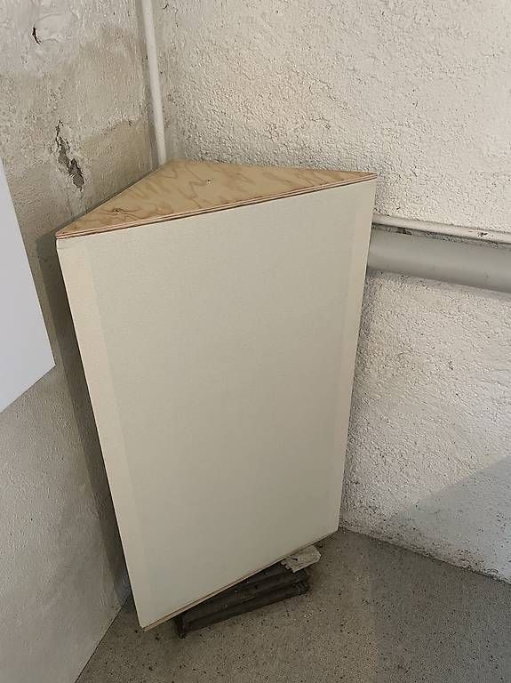 Musikinstrumente: Bassfallen / Basstraps Corner – Gebraucht aus Horgen von goldfinger1 1