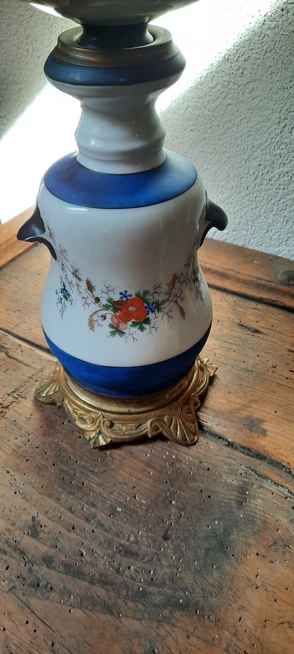 Lampade: Petroleumlampe alt mit Docht. Weiss/Blau mit Blümchen – Usato da Uetendorf venduto da Neidem 1