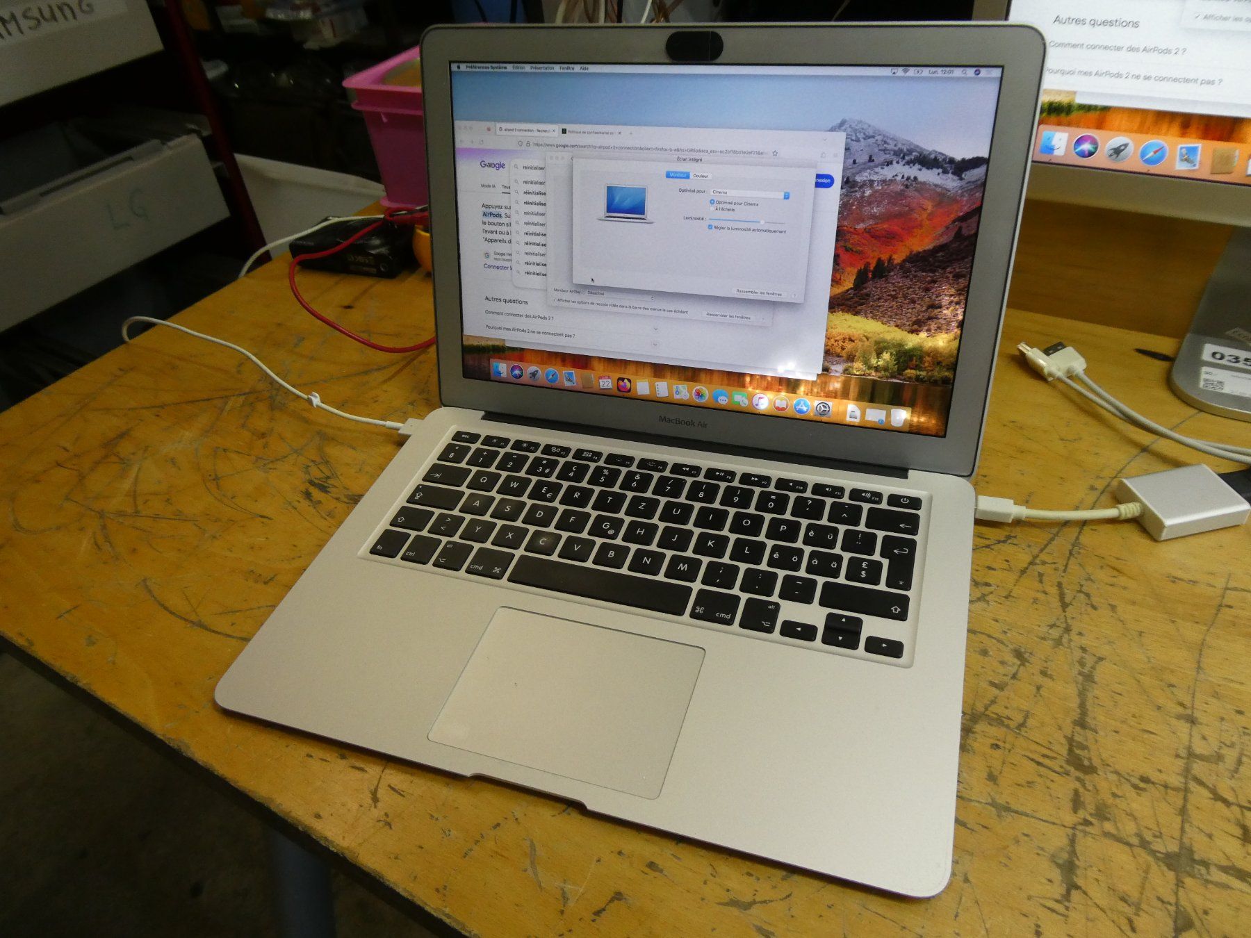 Apple Monitor: Ecran LCD APPLE 20 pouces avec adaptateur – Usato da Etagnières venduto da emmaus.electro 1