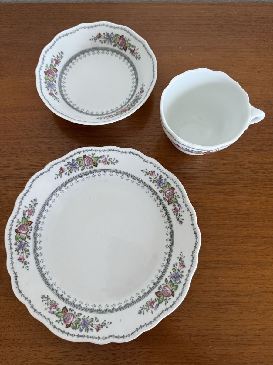 Hutschenreuther Set di piatti: Tasse mit Tellern – Usato da Zug venduto da Malibu117 2