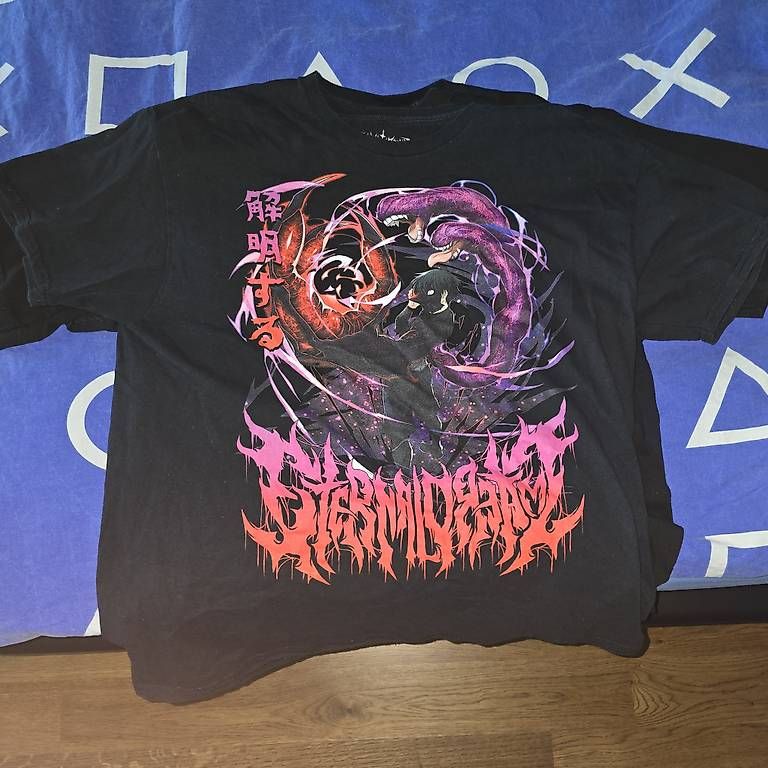T-shirt: Anime Tshirts - Oversized XL - 15CHF pro Stück – Usato da Zuchwil venduto da iceposeidon33 3