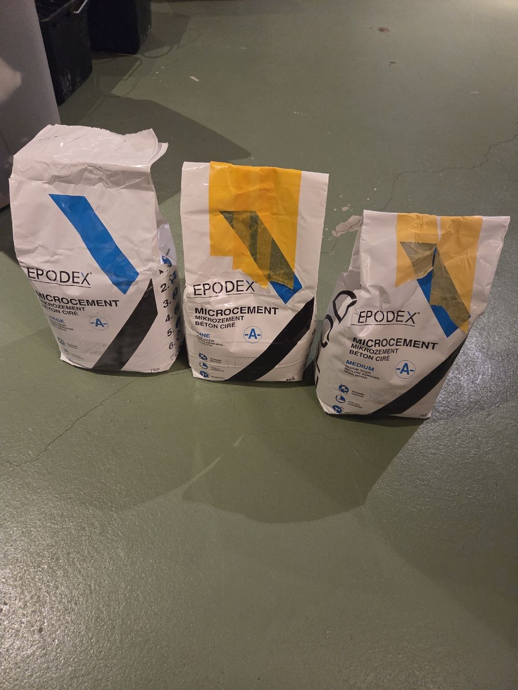 Colori: EPODEX Microcement und Versiegelung – Nuovo (secondo la descrizione) da Lostorf venduto da _Venus_ 2