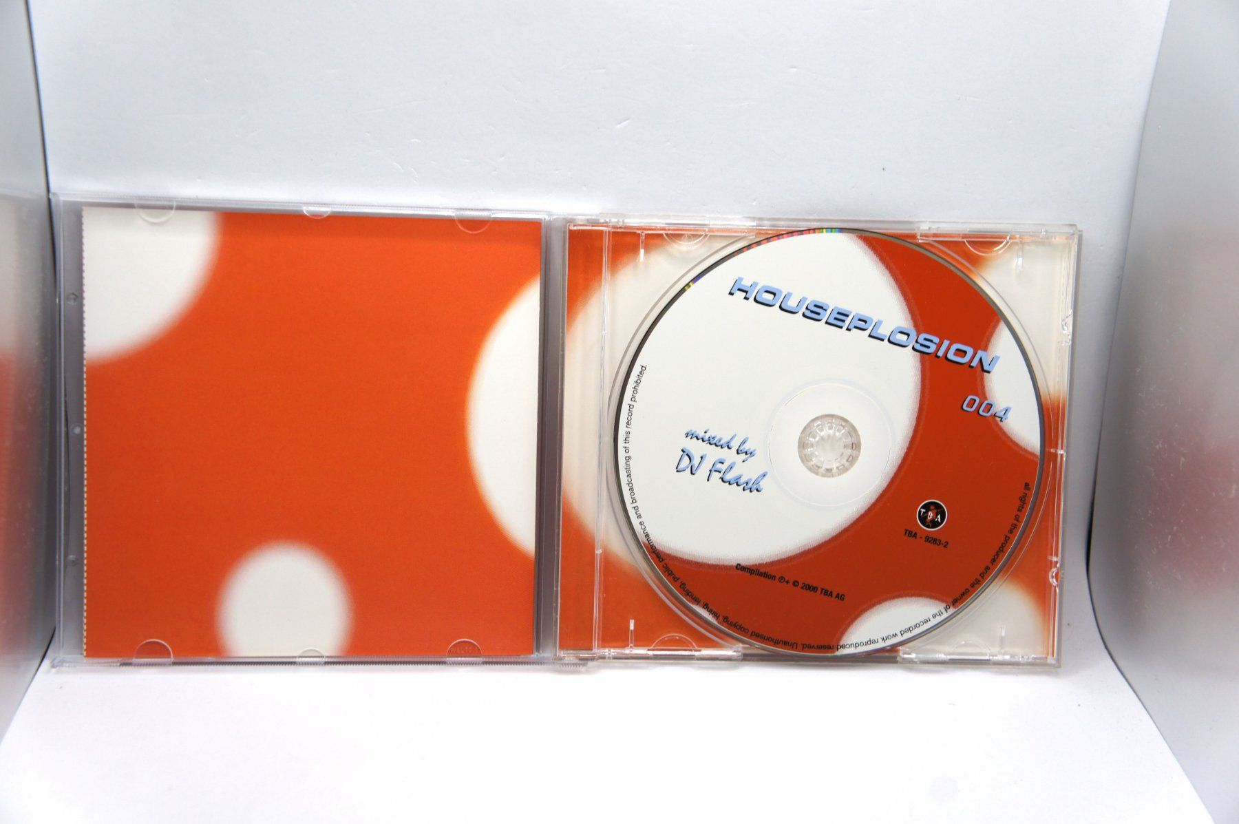 CD: CD DJ Flash: Houseplosion 004 Whiteside vs. Christopher S. – Usato da Ernetschwil venduto da luisvonerni 2