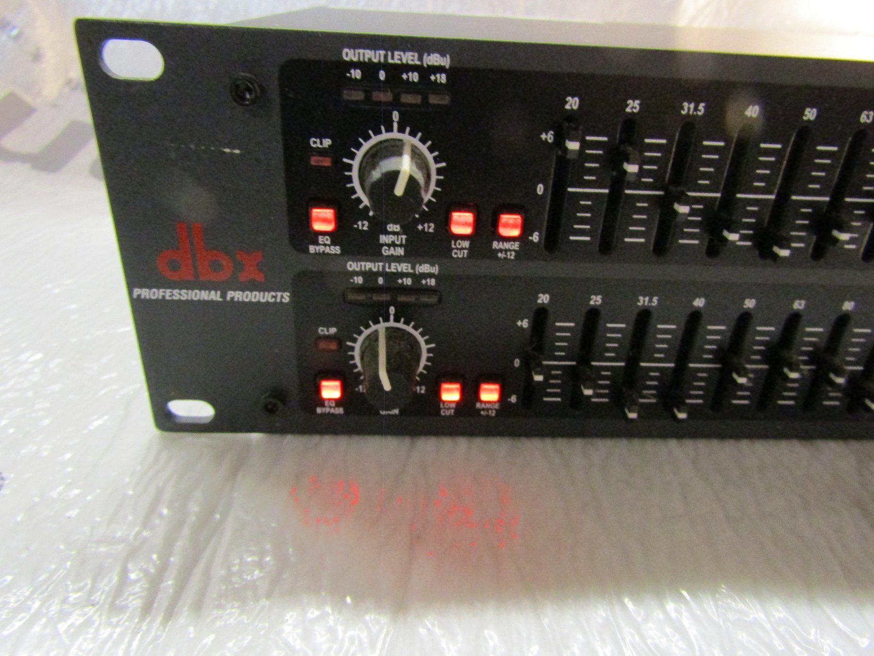 Dbx Equalizzatori: DBX 231 Graphic Equalizer 2 X 31 Band NEU – Nuovo (secondo la descrizione) da Wädenswil venduto da verebe 1