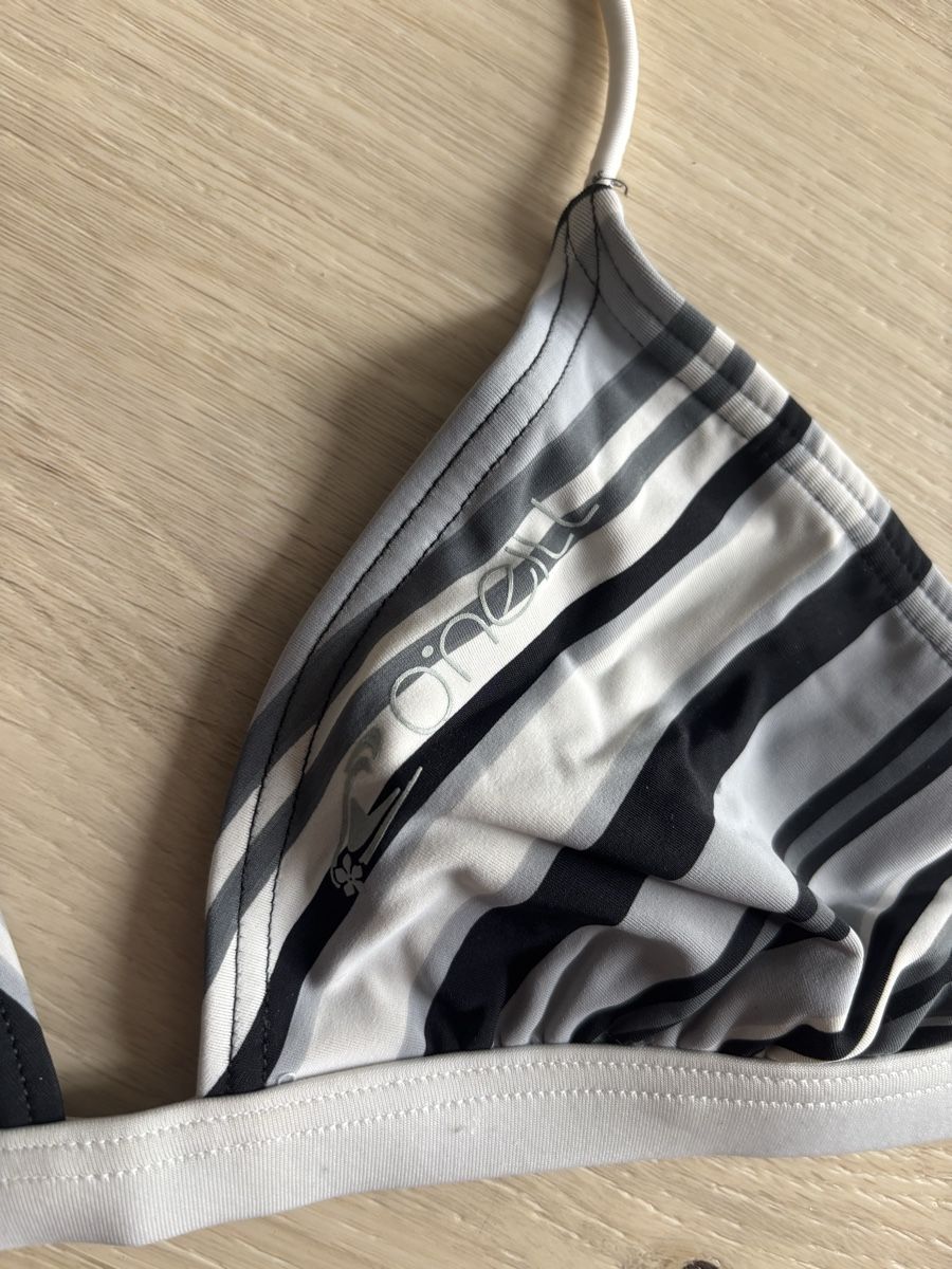 O'Neill Costumi da bagno & Bikini: O'Neill Bikini, schwarz-weiss gestreift – Usato da Walterswil SO venduto da simone111 1