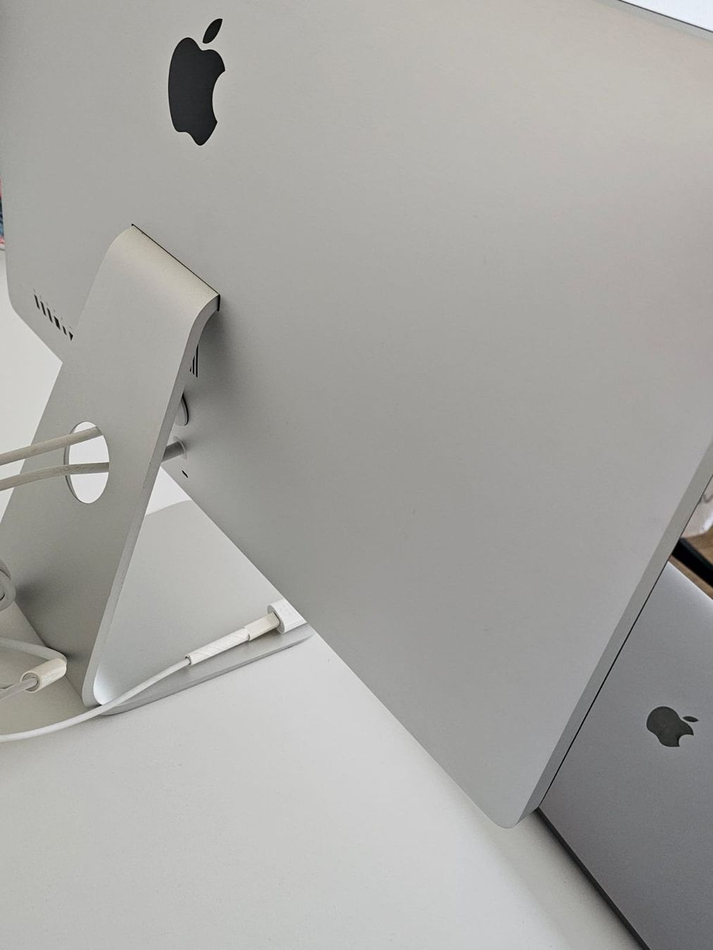 Apple Monitore: Apple Thunderbolt Display 27” A1407 – 2560×1440 Retina IPS – Gebraucht aus Wettingen von bestrox 6