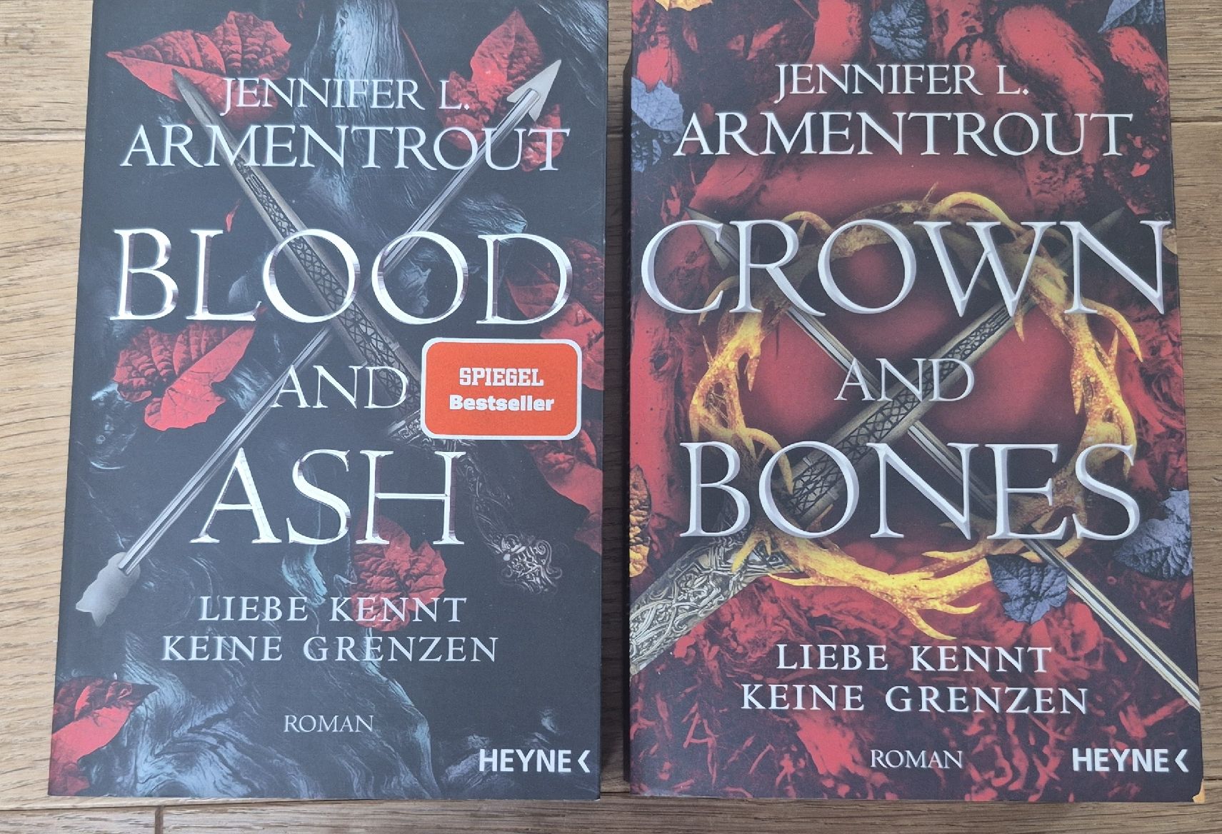 Libri: blood and ash/ crown and bone – Usato da Wald ZH venduto da Jan_111
