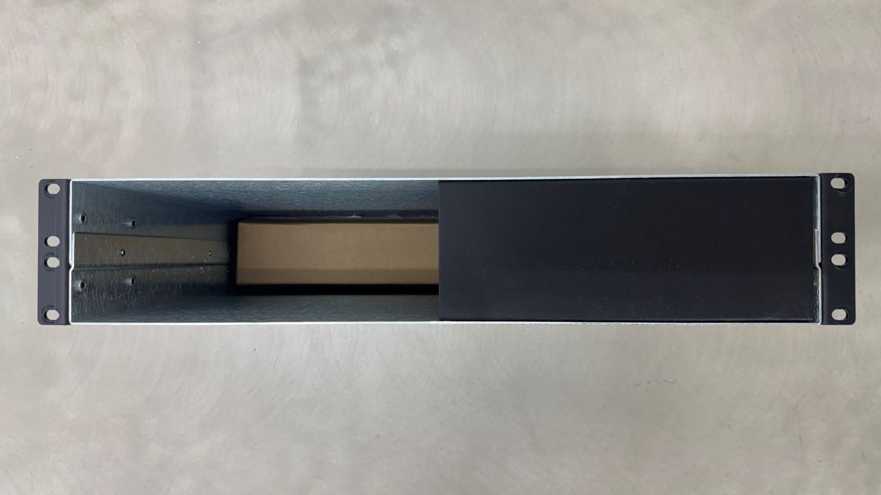 PC: SONNET Dual Rackmount - für Echo module oder mac minis im 19 – Nuovo (secondo la descrizione) da Basel venduto da daneber01