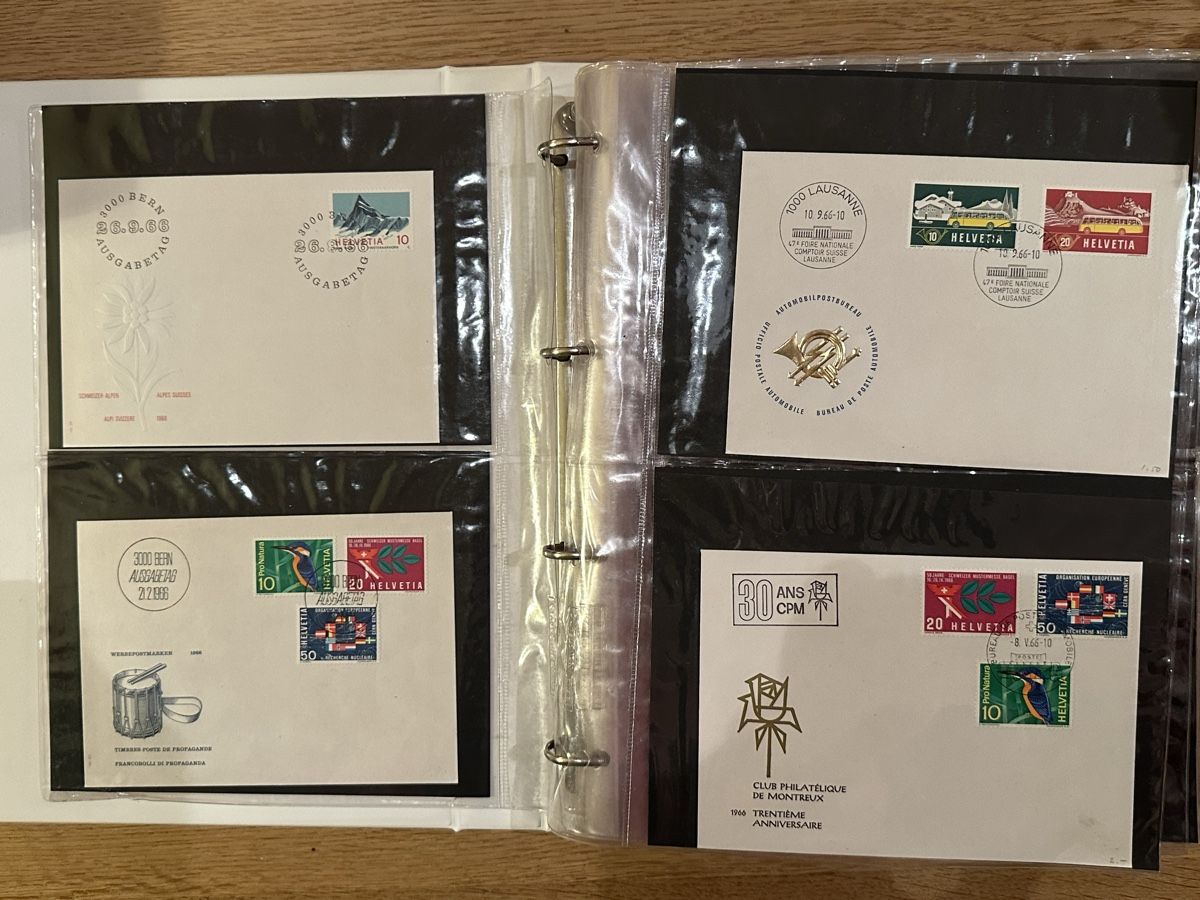 Alle Briefmarken: 125x FDC und Sonderbriefe Schweiz im Ringbinder – Gebraucht aus Schmitten / FR von Samsara169 1