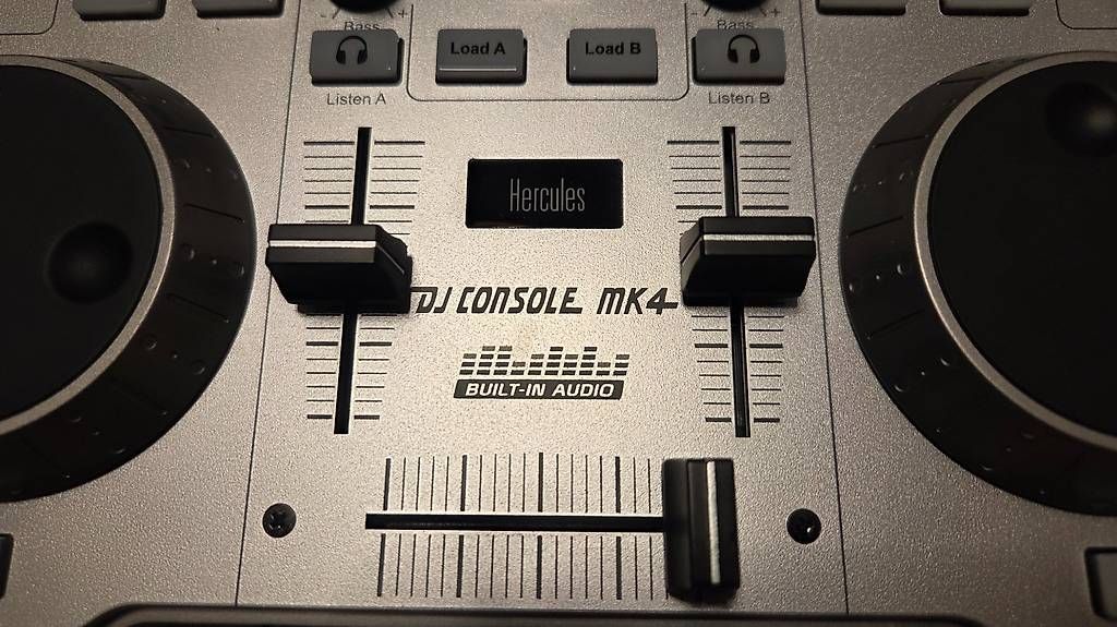 Platines de mixage: DJ- Mischpult Hercules DJ Console MK4 – D'occasion à Rain par edy_rodriguez 1