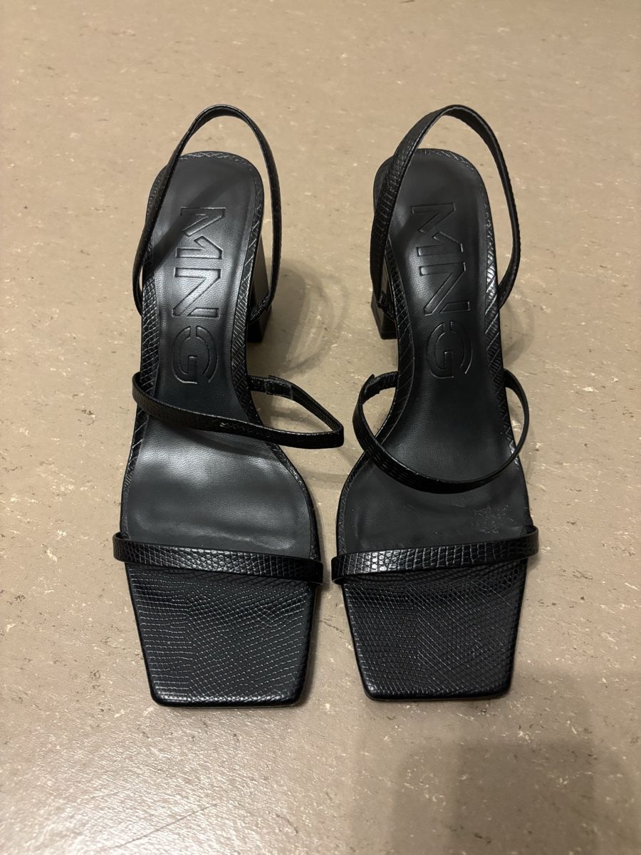 Mango Scarpe da donna: Schwarze Mango Sandaletten – Usato da Zürich venduto da del_gdm2