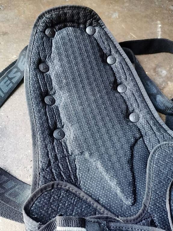 Protezioni & Imbottiture: DAINESE Rückenprotektor Grösse L – Usato da Zürich venduto da SecondHandLife 3