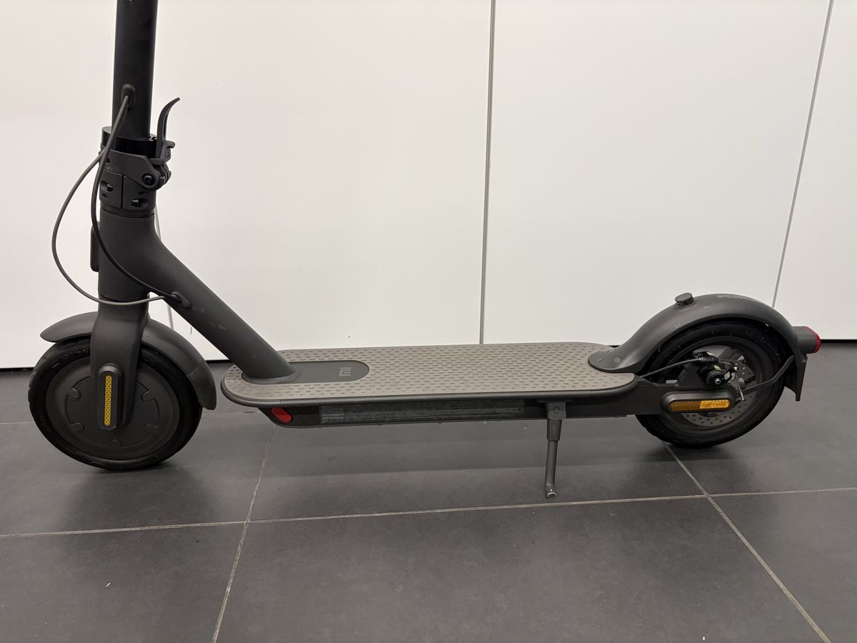 Xiaomi Kickboard: Xiaomi Mi Electric Scooter Essential – Usato da Solothurn venduto da Jfk 7