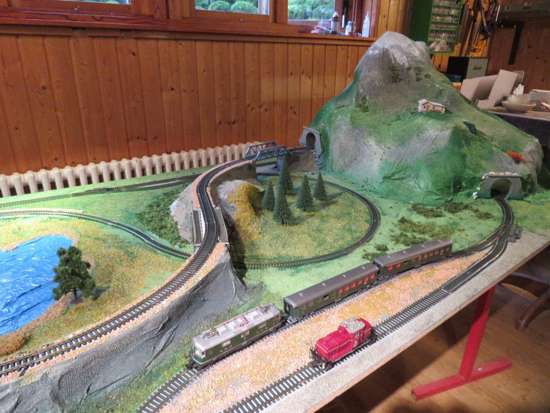 Fleischmann Modellini di ferrovie: Fleischmann Modelleisenbahn – Usato da Hausen am Albis venduto da familyreichmuth