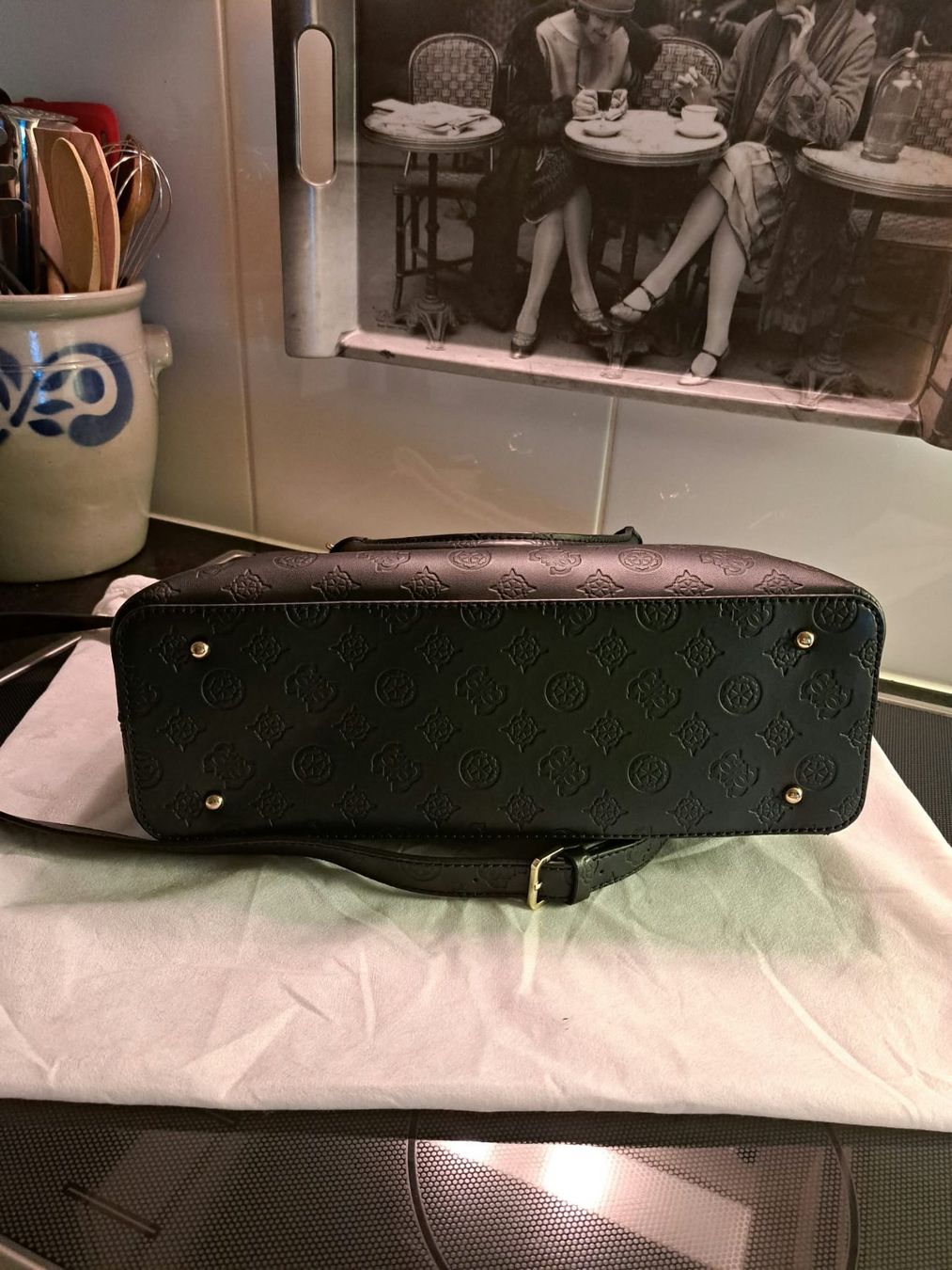 Borse da donna: Guess Handtasche Schwarz/Gold – Usato da Sisseln AG venduto da schenk-figuren 4