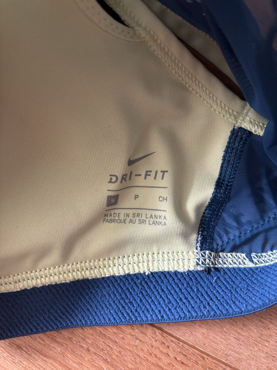 Nike Tops: Sport BH Nike – Gebraucht aus Männedorf von giu_wm6d 3